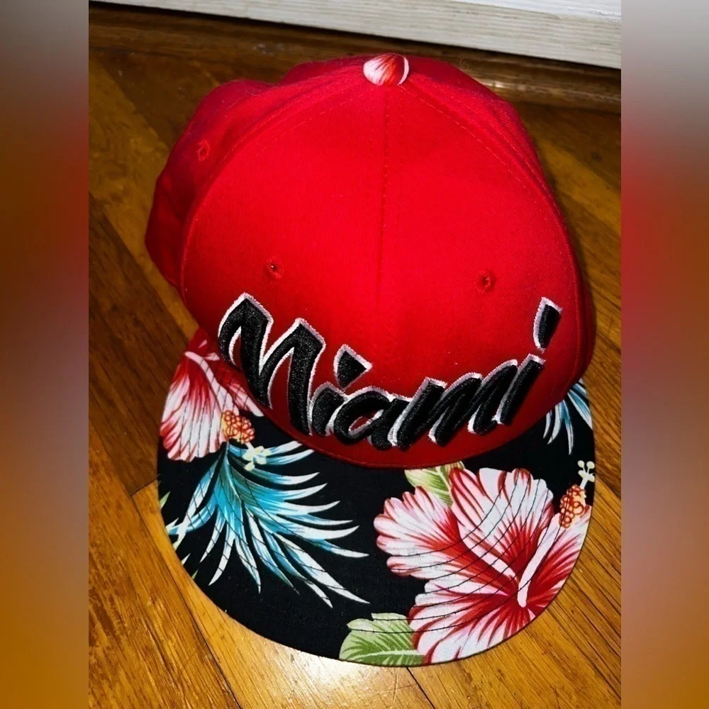 City Hunter One Size Red Black Miami Heat Floral Snapback Cap Hat Vtg